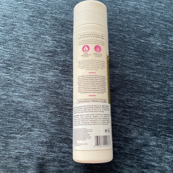 Toni&Guy Volume Addiction Conditioner for Fine Hair - Picture 2 of 2